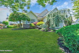 123 Skyline Dr, Lakewood, NJ 08701