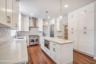 12 Hickory Dr Unit B, Greenwich, CT 06831