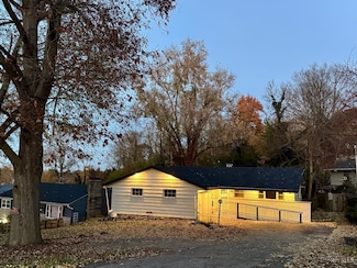 611 Aberdeen Dr, Middletown, OH 45042