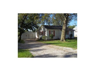 530 E 1st Ave, Garnett, KS 66032