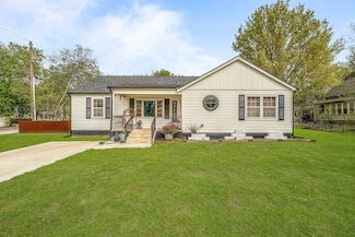 112 W Grubbs St, Hico, TX 76457