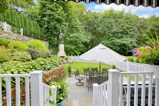 174 Weaver St, Greenwich, CT 06831
