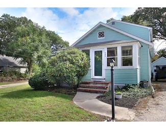290 Cedar St, Dedham, MA 02026