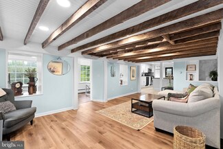 908 W Washington St, Middleburg, VA 20117
