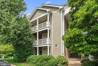 1704 Lake Shore Crest Dr Unit 14, Reston, VA 20190