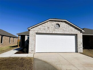 9620 Stallion Dr, Yukon, OK 73099
