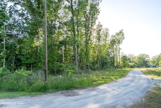 155 Cedar Dr, Oriental, NC 28571