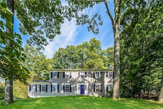 30 Hilltop Rd, Waccabuc, NY 10597