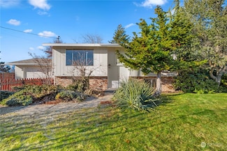 331 4th St NE, East Wenatchee, WA 98802
