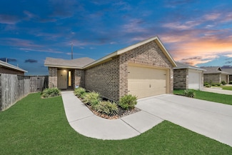 4319 Palmetto Grove Ln, Baytown, TX 77521