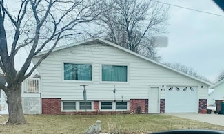 471 1st Ave SW, Glenville, MN 56036