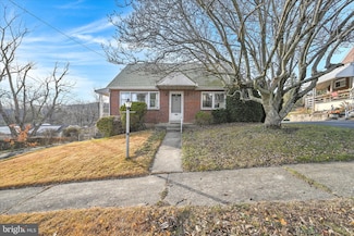 306 Sycamore St, Mohnton, PA 19540