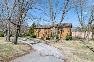 2804 Critz Ln, Thompsons Station, TN 37179