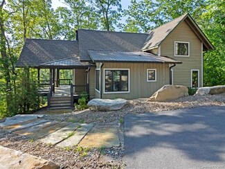 4138 Lake Forest Dr, Tuckasegee, NC 28783