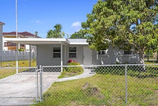 2739 Palmadelia Ave, Sarasota, FL 34234