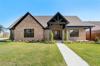 8301 Mclaren Dr, Fort Smith, AR 72916