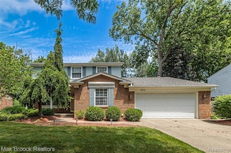 683 Thurber Dr, Troy, MI 48085