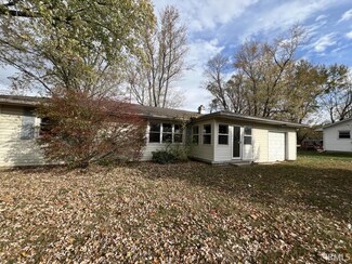 5900 W River Rd, Muncie, IN 47304