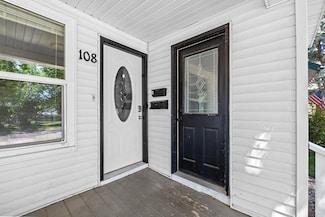 108 9th St SE, Minot, ND 58701