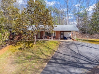 223 Tennessee View St, Franklin, NC 28734