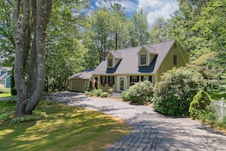 6 Arrowhead Dr, Brunswick, ME 04011