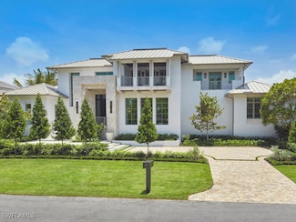 2075 Gordon Dr E, Naples, FL 34102