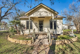 713 Firnat St, Houston, TX 77022