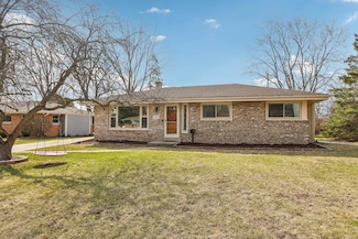 N87W17959 Shepherd Dr, Menomonee Falls, WI 53051