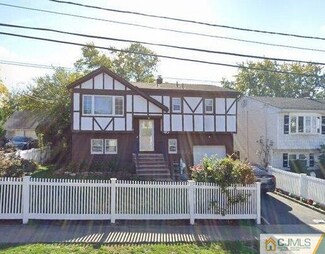 40 Brown Ave, Iselin, NJ 08830