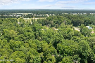 108 Tradewinds Rd, Newport, NC 28570