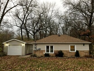 1322 Orchid St SE, Demotte, IN 46310