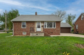 3841 Lennox Ave NE, Cedar Rapids, IA 52402