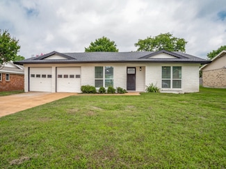 1917 Yucca Trail, Hurst, TX 76054