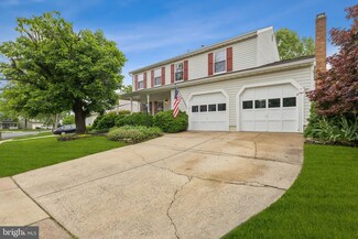 5433 Braddock Ridge Dr, Centreville, VA 20120
