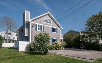 90 Wolcott Ave, Middletown, RI 02842