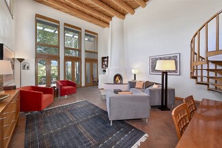 18 Avenida La Scala, Santa Fe, NM 87501