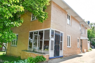 122 21st St NW, Barberton, OH 44203