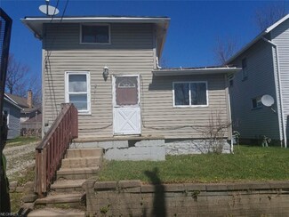 2575 Mountain View Ave, Lakemore, OH 44250