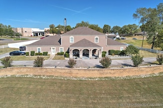 1241 Circle Dr, Sapulpa, OK 74066