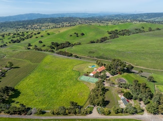 2851 Tapadero Rd, Solvang, CA 93463