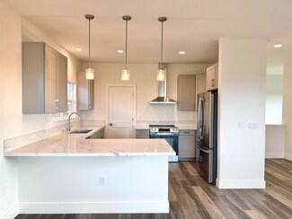 22 Maiaku St Unit 145, Makawao, HI 96768