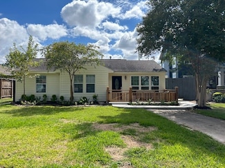 1635 Chippendale Rd, Houston, TX 77018