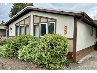 1400 Candlelight Dr Unit 99, Eugene, OR 97402