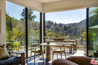 8145 Willow Glen Rd, Los Angeles, CA 90046