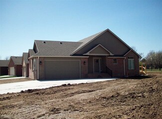105 Kingsway, Hesston, KS 67062