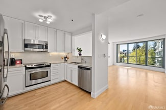 300 3rd St Unit 708, San Francisco, CA 94107