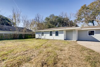 5904 Schroeder Rd, Houston, TX 77021