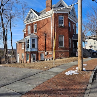 28 S Clover St Unit 1, Poughkeepsie, NY 12601