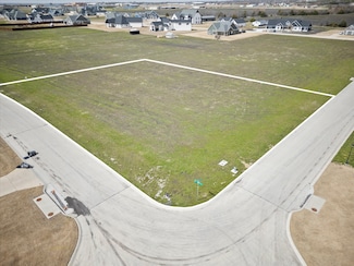 707 Freedom Ln, Nevada, TX 75173