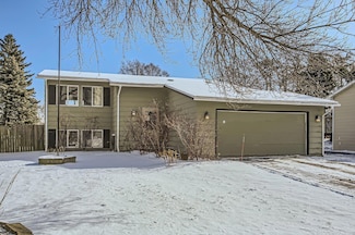 9671 Heath Ave S, Cottage Grove, MN 55016